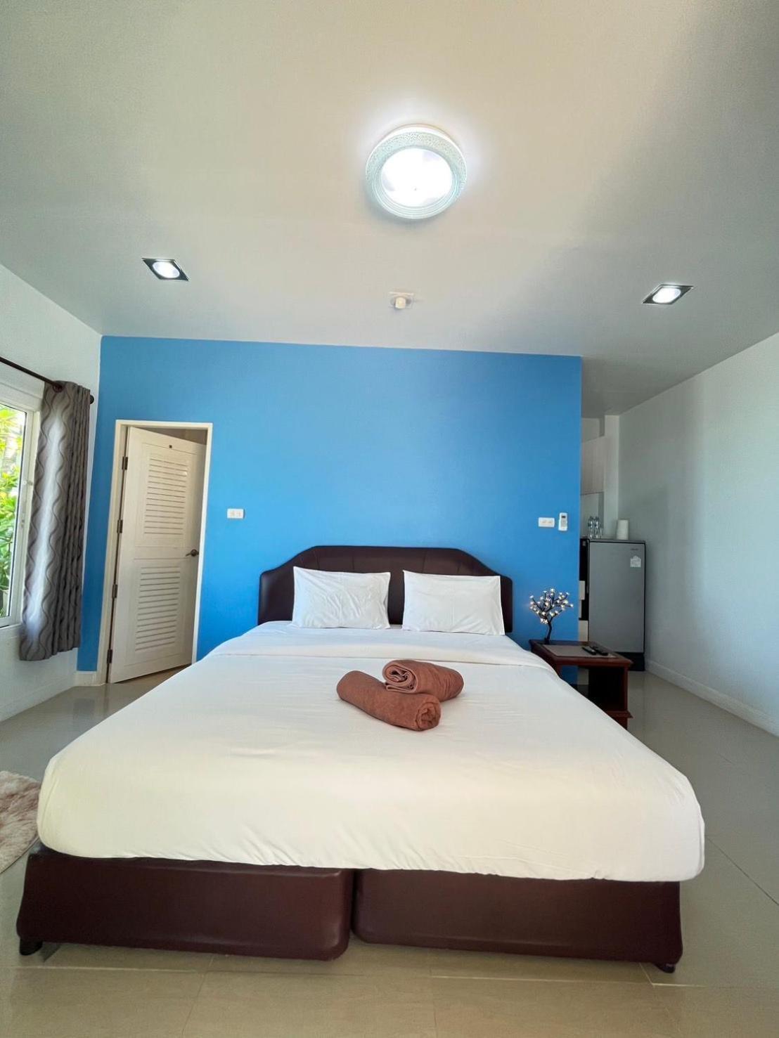 Maenam Villa Hotel Mae Nam Exterior foto